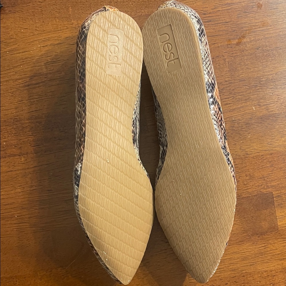NEST Women's Faux-Snakeskin Flats- Orange Multiprint - Picture 5 of 5